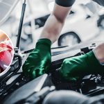 В Україні заборонили мити та ремонтувати авто у громадських місцях: що змінилось і який штраф загрожує