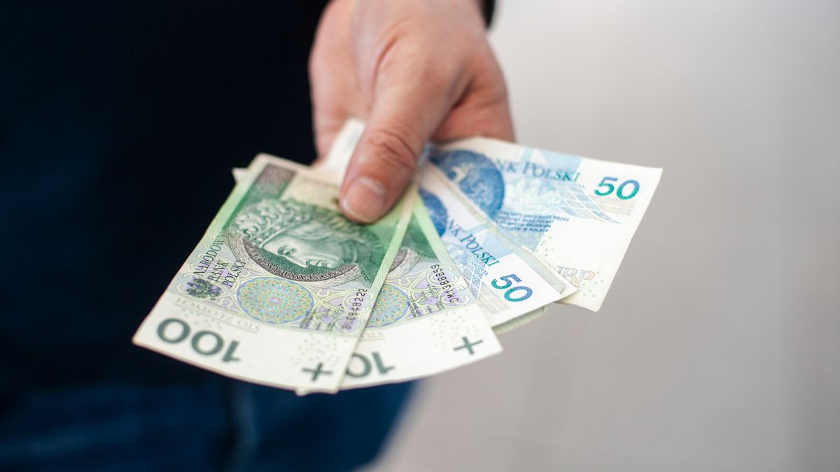 Курс валют на 10.06.2025: скільки коштують долар, євро і злотий