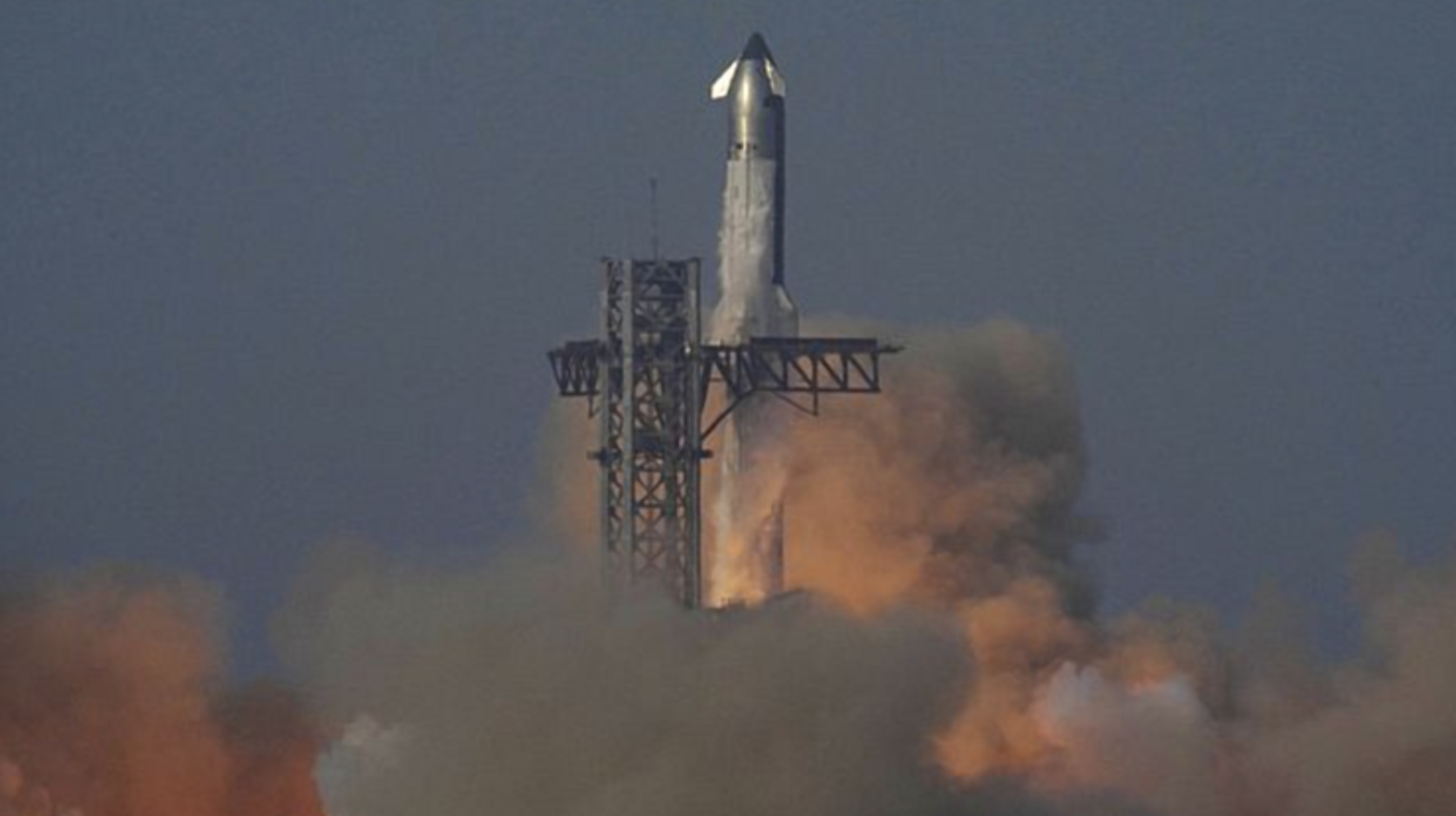 Корабель SpaceX Маска вибухнув у прямому ефірі. ВІДЕО