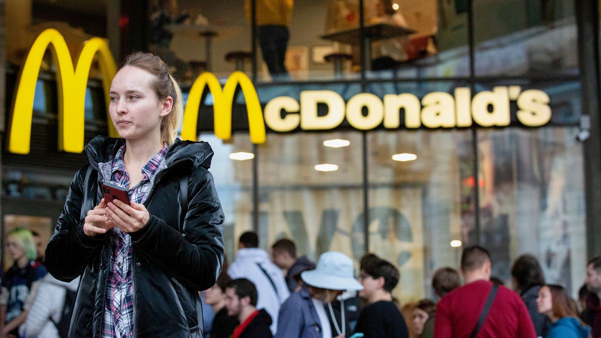 McDonald’s відкрив вакансії для українських підлітків з 16 років