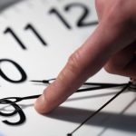 Польща переходить на 4-денний робочий тиждень із повною оплатою: як працюватимуть школи та держустанови