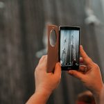 4 секрети, як робити фотографії на телефоні, не торкаючись його