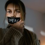 Що таке аб'юз: значення і походження слова, і коли ми його використовуємо