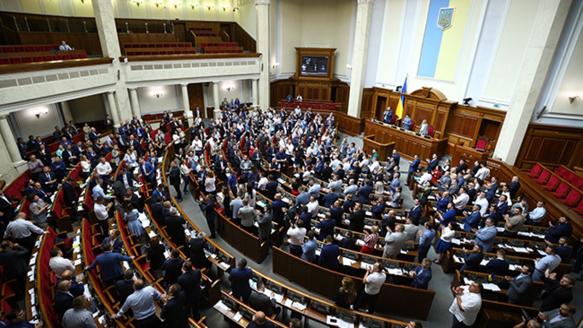 У Верховній Раді сталася бійка між депутатами Гончаренком та Гетманцевим. ВІДЕО