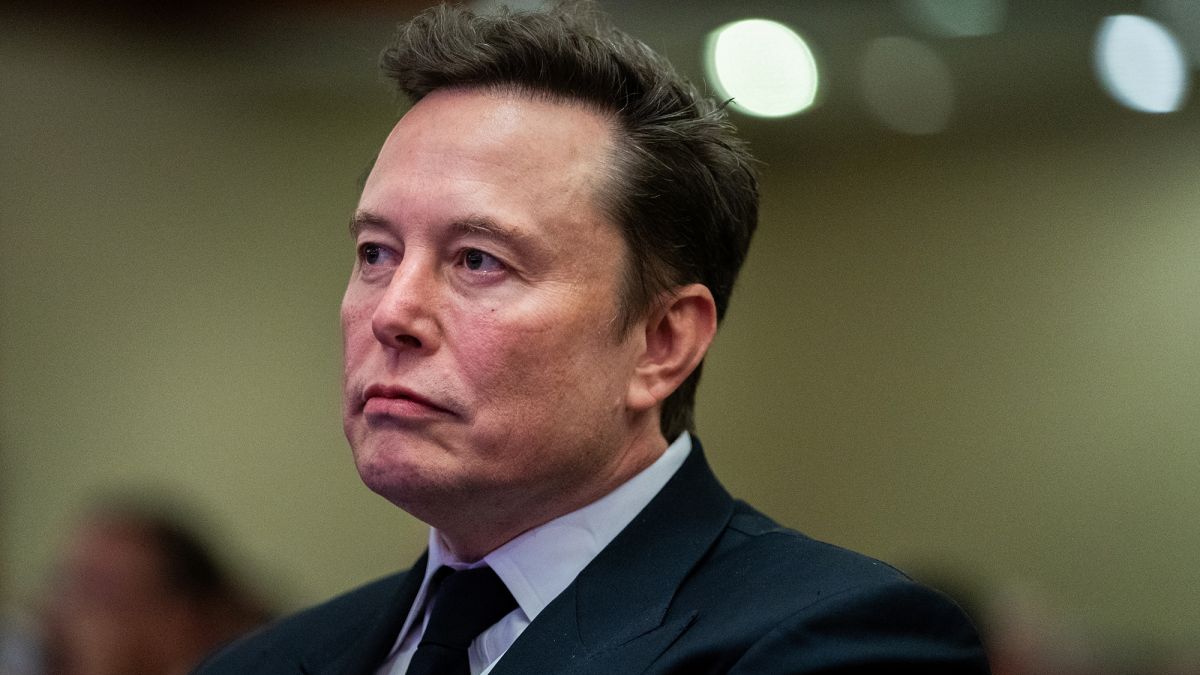 Маск найняв українську модель OnlyFans для реклами гуманоїдного робота Tesla. ВІДЕО