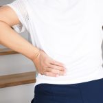 Чому у мене болить спина? 6 повсякденних звичок, які викликають біль