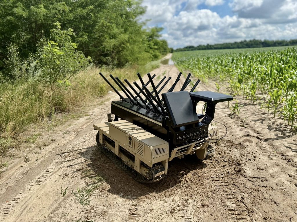 В Україні запускають серійне виробництва робота-РЕБ AD Berserk проти дронів