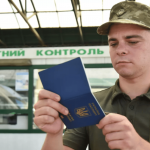 Чоловікам до 22 років дозволили виїзд за кордон: що потрібно знати перед поїздкою