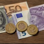 Курс валют на 12.08.2025: скільки коштують долар, євро і злотий