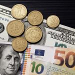 Курс валют на 15.08.2025: скільки коштують долар, євро і злотий