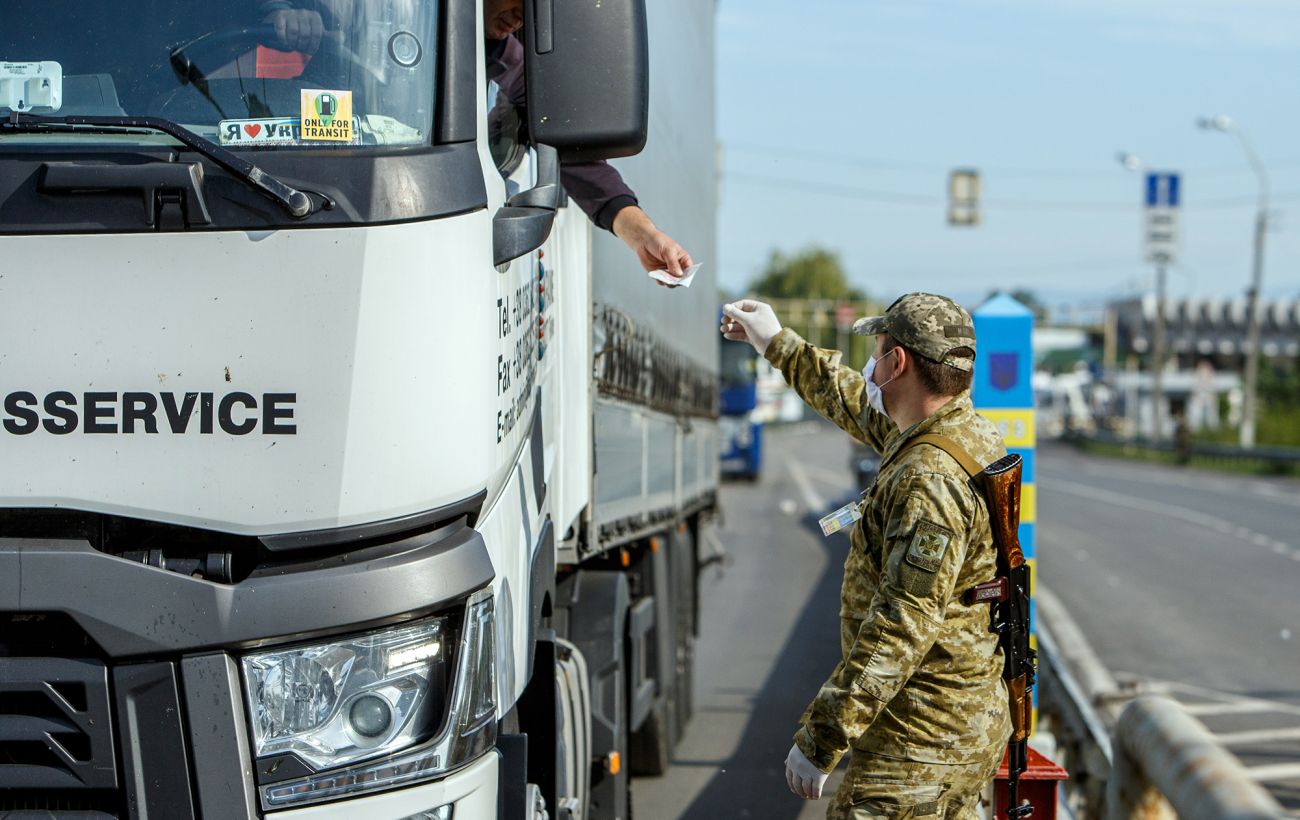 В Україні оновили правила «єЧерги» для вантажівок: для чого введено пріоритети та обмеження