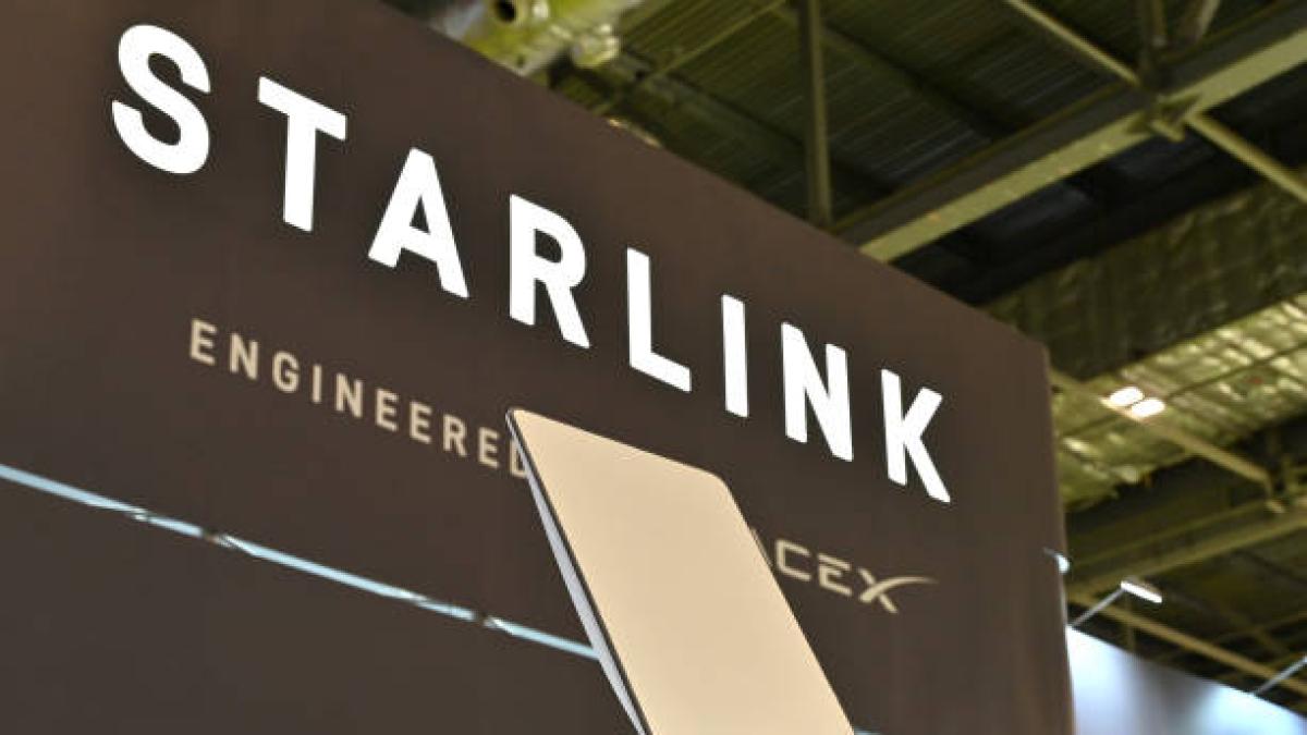 Польща підготувала законопроект для фінансування Starlink в Україні: як це допоможе покращити зв'язок під час війни