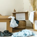 Чи можна зберігати речі померлих родичів: що кажуть езотерики про енергетичну безпеку