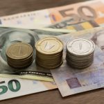 Курс валют на 8.10.2025: скільки коштують долар, євро і злотий