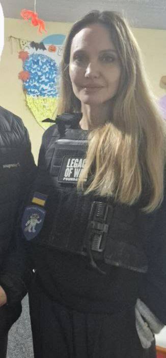 Чому Анджеліна Джолі приїхала до Херсона та як зірка Голлівуду допомогла українцям у зоні бойових дій