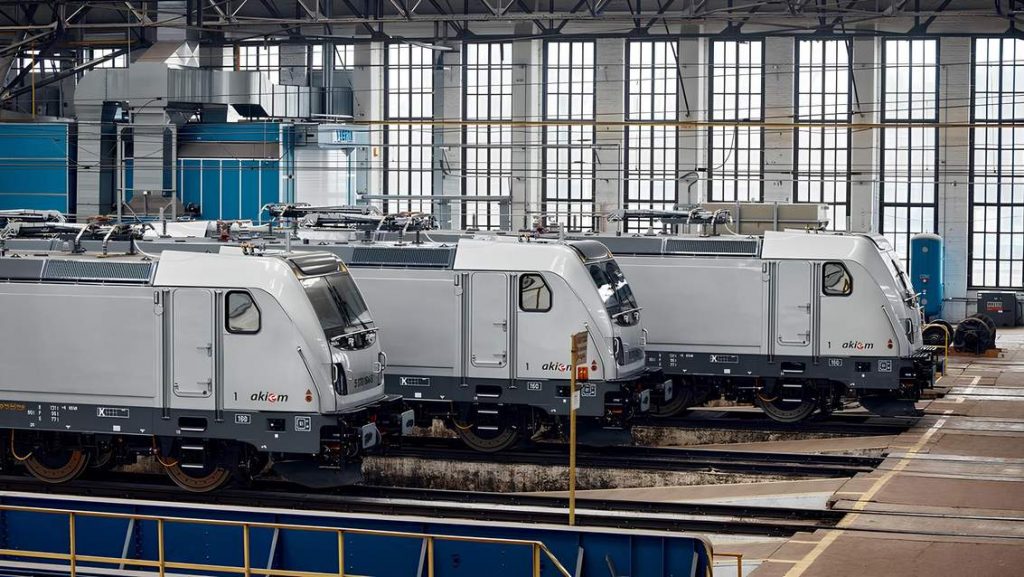 Alstom та АТ «Укрзалізниця» підписали контракт на постачання 55 електровозів: скільки це коштує, хто платить та коли чекати перші локомотиви