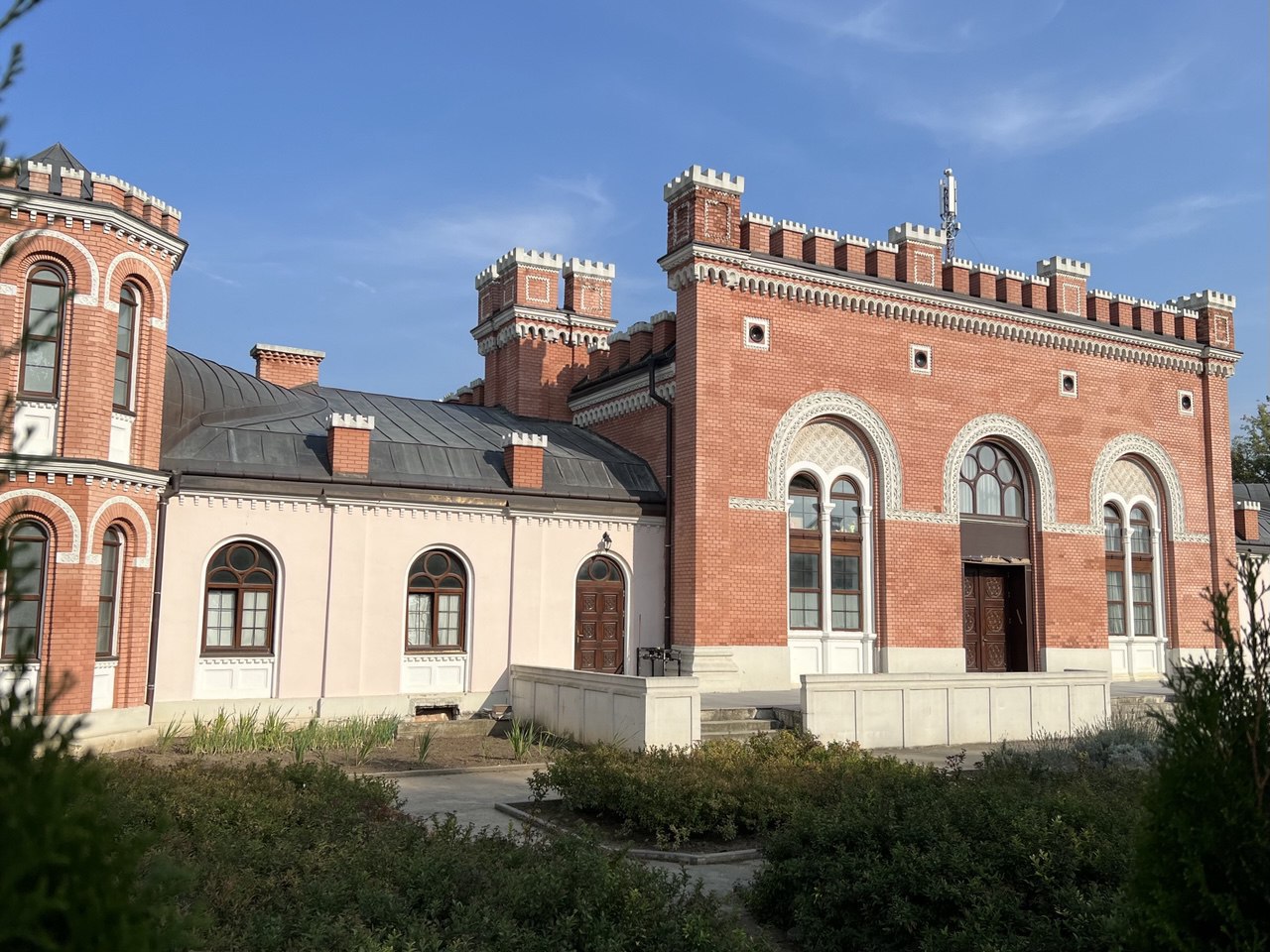 Підпал синагоги в Чернівцях: що відомо про напад на святиню хасидської династії Садигура