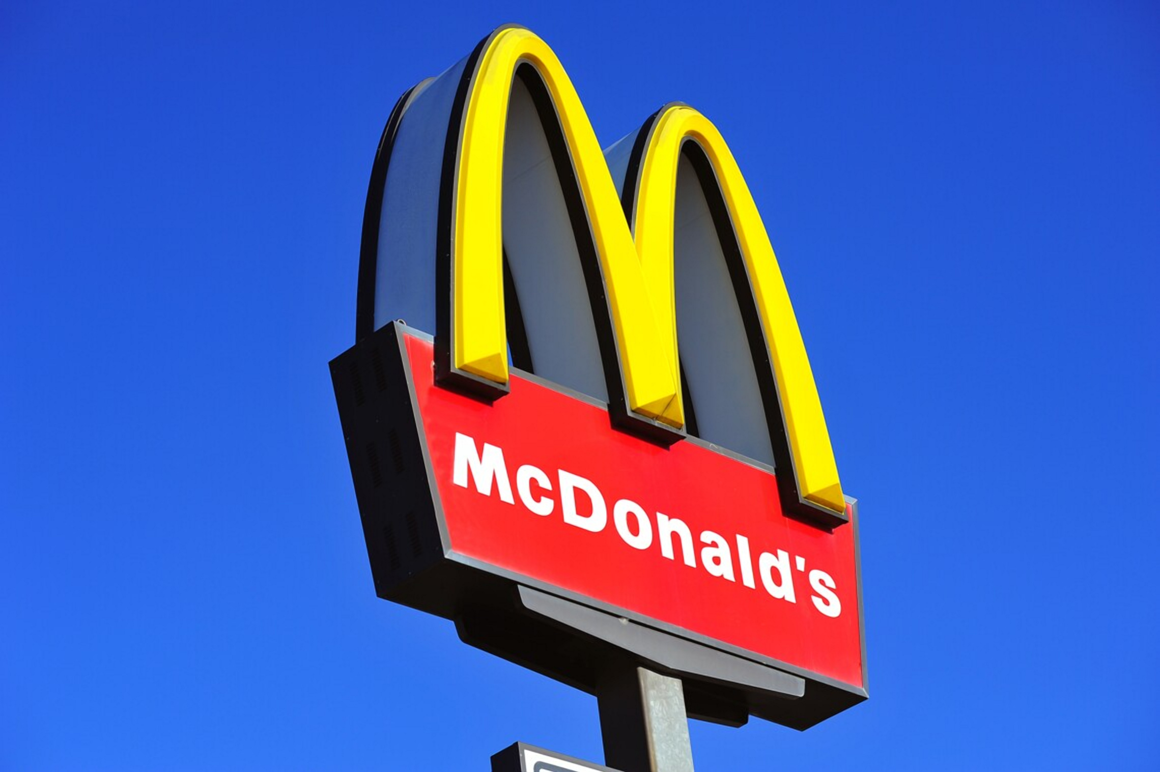 Чому у McDonald’s могла з’явитися картопля з хробаком і як клієнтам діяти в подібній ситуації