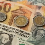 Курс валют на 8.12.2025: скільки коштують долар, євро і злотий