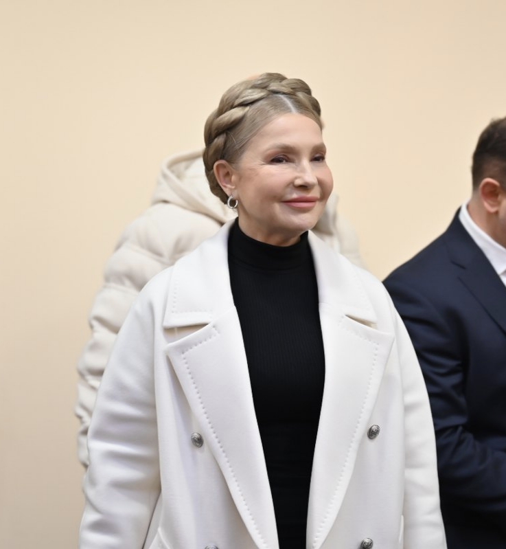 Тимошенко в білому у суді: символ перемоги чи останній шик перед новим арештом