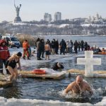 Водохреще у Києві 6 січня: де безпечно пірнати та які пляжі офіційно дозволені