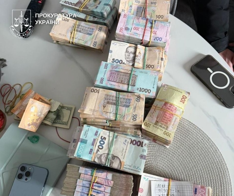 Майже 3,4 млн грн збитків: у Києві викрили схему розкрадання коштів на генераторах