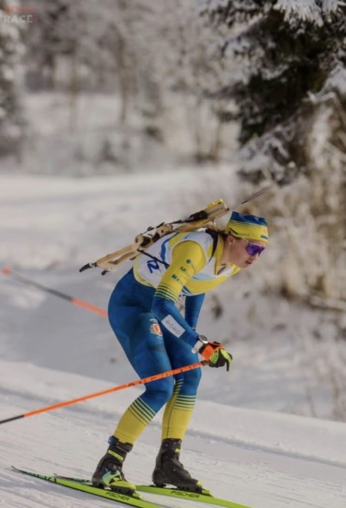 Прикарпатська спортсменка Аліна Хміль стала чемпіонкою України з біатлону та здобула золоту медаль