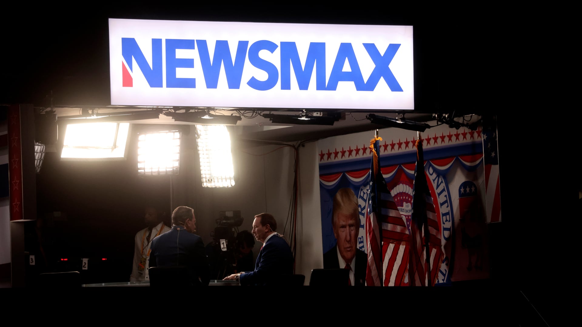Друг Трампа запускає Newsmax в Україні — коли стартує американський телеканал і хто очолить українську редакцію