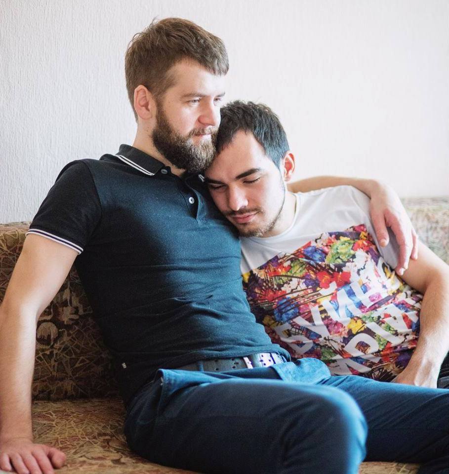 Верховний Суд вперше визнав сімʼєю українську одностатеву пару — хто такі Зорян Кісь і Тимур Левчук