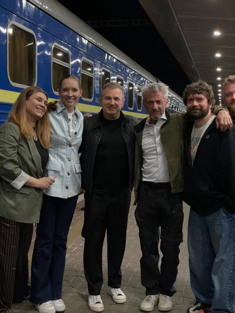 Чому Шон Пенн приїхав до Києва і пропустив церемонію «Оскар» — що відомо про візит голлівудського актора в Україну