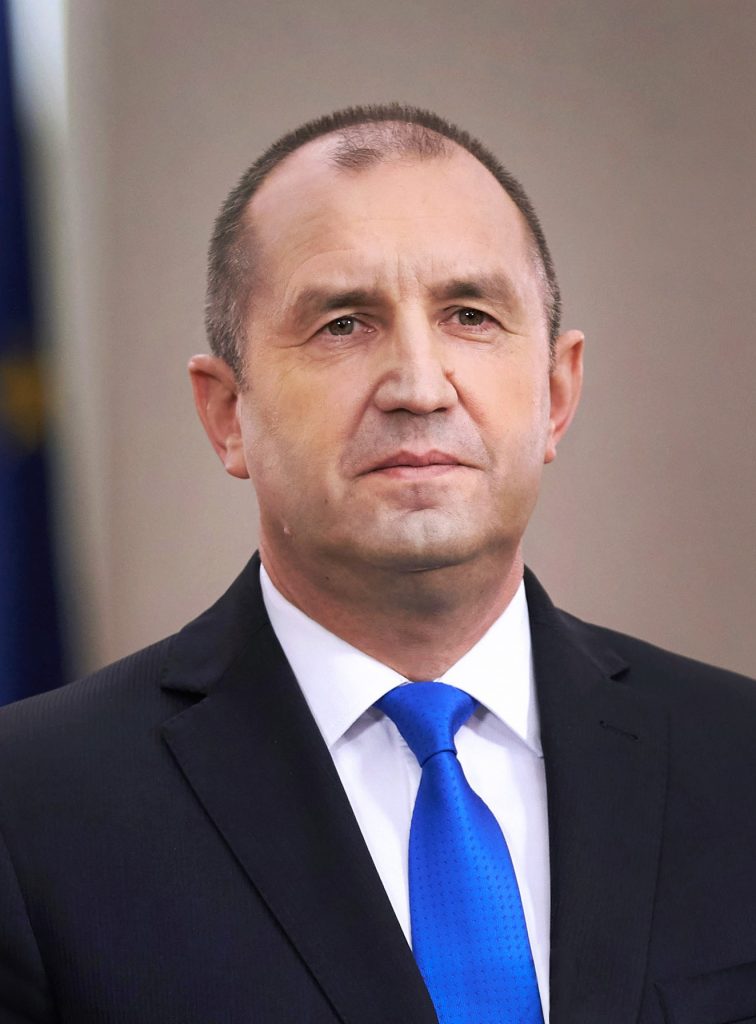 Не допомагайте Україні зброєю: позиція Радева та її наслідки для Києва — головне про вибори в Болгарії сьогодні