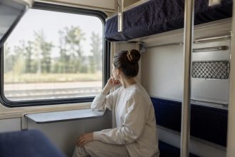 Нові жіночі вагони Укрзалізниці з травня: які поїзди додали, як знайти купе в застосунку та скільки коштують квитки