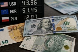 Курс валют на 1.05.2026 — скільки коштують долар євро і злотий