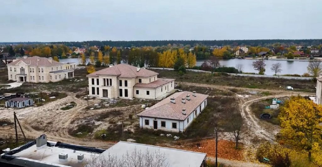 Де будували маєтки Єрмака та що відомо про котеджне містечко «Династія» під Києвом