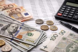 Курс валют на 8.05.2026: скільки коштують долар євро і злотий