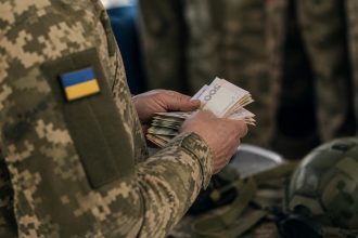 Кому і скільки платять у ЗСУ під час навчання: актуальні суми для мобілізованих