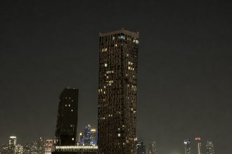 Як український дрон прорвав «залізний купол» Москви — деталі атаки на багатоповерхівку перед 9 травня
