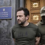 Дубінському повідомили про підозру у державній зраді