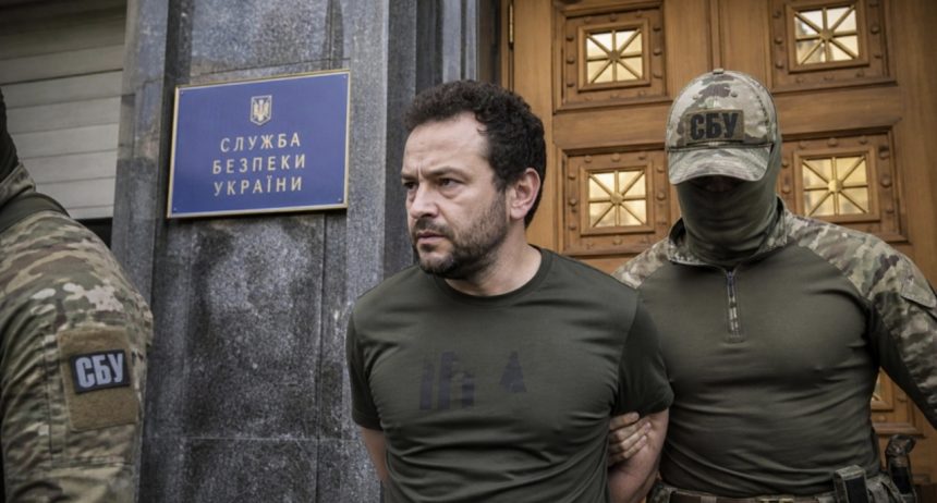 Дубінському повідомили про підозру у державній зраді