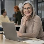 Стажування та робота для людей 50+ в Україні: як працюватиме нова урядова програма «Досвід має значення» у 2026 році