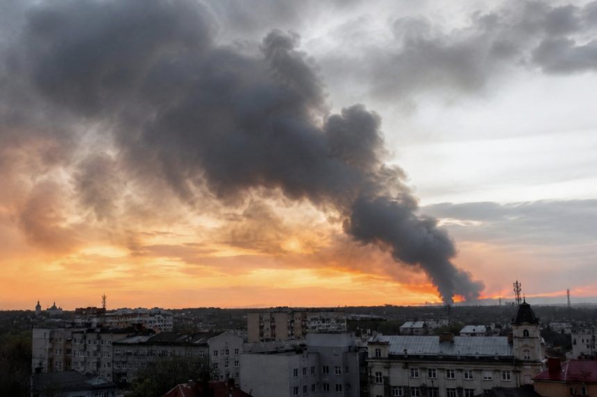 У Коломиї після вибухів через атаку РФ ввели аварійні відключення світла: коли відновлять електропостачання