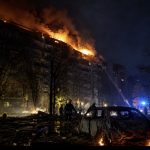 Що відбувається в Києві: серії вибухів, уламки на дорогах і будинках — атака 14 травня