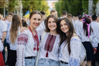 Українців закликали підтримати День вишиванки як державне свято: як долучитися до збору підписів