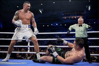 Усик нокаутував Верхувена і підтвердив статус чемпіона світу WBC