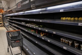 Де фіксують порожні полиці в АТБ та яких продуктів може не вистачати найближчим часом