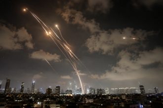 Іран уперше за два місяці вдарив по Ізраїлю — чи призведе атака до великої війни на Близькому Сході