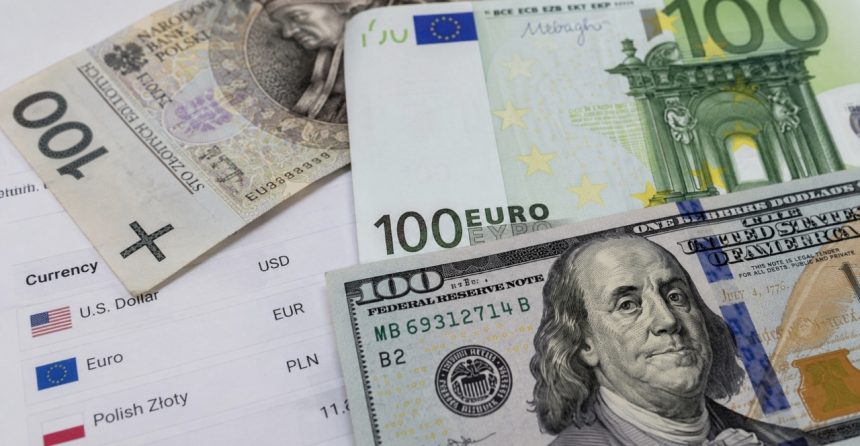 Курс валют на 11.06.2026: скільки коштують долар євро і злотий