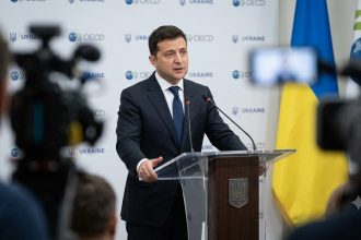 Україна подала оновлену заявку на вступ до OECD. Київ розраховує отримати статус кандидата восени, після чого організація має підготувати дорожню карту вступу та реформ.