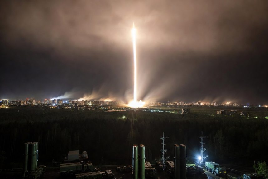 Чому Росія останніми тижнями регулярно запускає по Києву 4–8 балістичних ракет і яку роль у цьому відіграють С-400