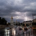 Погода в Україні різко погіршиться — у яких областях очікується сильні зливи